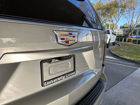 Used 2025 Cadillac Escalade ESV Premium Luxury w/ Touring Package image 24