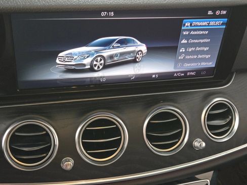 Used 2017 Mercedes-Benz E 300 image 30