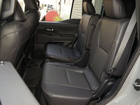 Used 2026 Lexus GX 550 w/ Cold Area Package AWD/4WD image 15