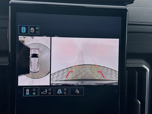 Used 2025 GMC Acadia Elevation image 22