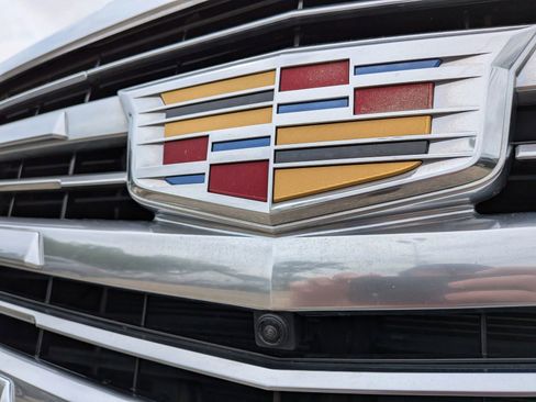 Used 2017 Cadillac Escalade Platinum AWD/4WD image 10