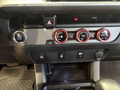 Used 2016 Toyota Tacoma TRD Off-Road w/ Towing Package RWD image 21