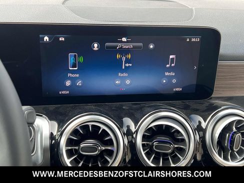 Used 2026 Mercedes-Benz GLB 250 4MATIC image 25