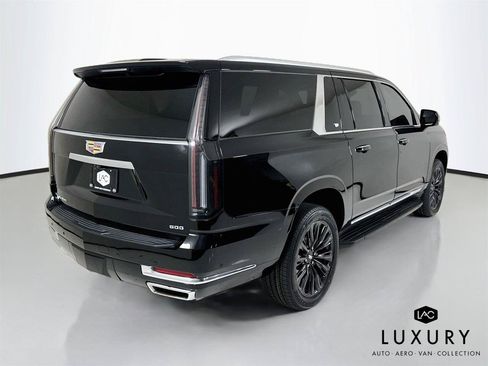 Used 2025 Cadillac Escalade ESV Premium Luxury AWD/4WD image 6