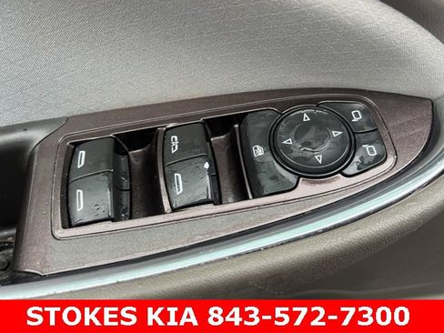 Used 2017 Chevrolet Malibu LT image 18