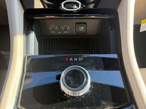 New 2026 Jeep Grand Cherokee Limited w/ Luxury Tech Group II RWD image 26
