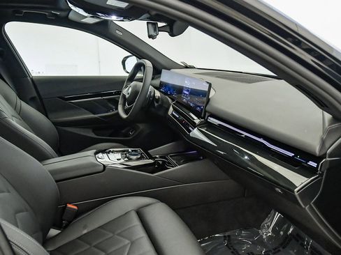 Used 2025 BMW 530i image 16