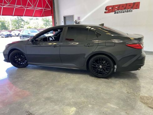 Used 2025 Toyota Camry SE w/ Multimedia Upgrade Package image 6