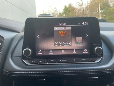 Used 2023 Nissan Rogue SV image 23