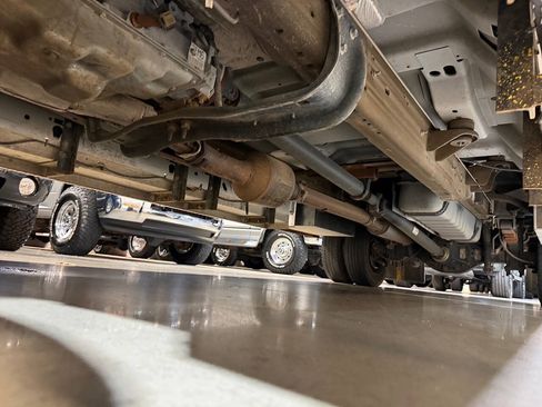 Used 2004 Ford F450 2WD Crew Cab Super Duty image 19