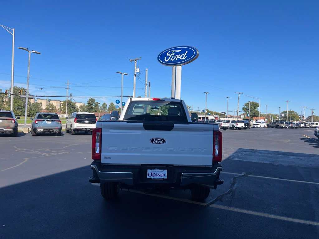 New 2027 Ford F350 XL w/ FX4 Off-Road Package AWD/4WD image 4