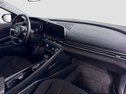 Certified 2023 Hyundai Elantra SEL w/ Convenience Package image 30