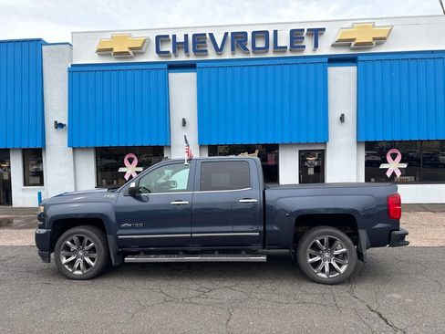 Used 2018 Chevrolet Silverado 1500 LTZ Z71 w/ Centennial Edition AWD/4WD image 18
