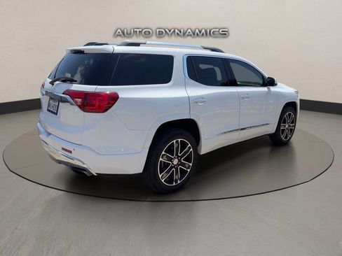 Used 2019 GMC Acadia Denali w/ Technology Package FWD image 4