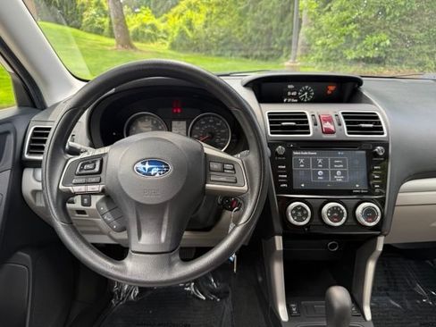 Used 2016 Subaru Forester 2.5i Premium w/ All-Weather Package AWD/4WD image 11