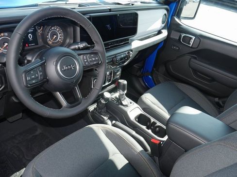 New 2025 Jeep Gladiator Sport image 12