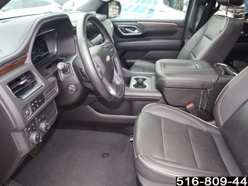 Used 2023 Chevrolet Suburban Premier AWD/4WD image 17