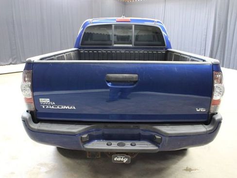 Used 2015 Toyota Tacoma 4x4 Double Cab w/ TRD Sport Package image 38