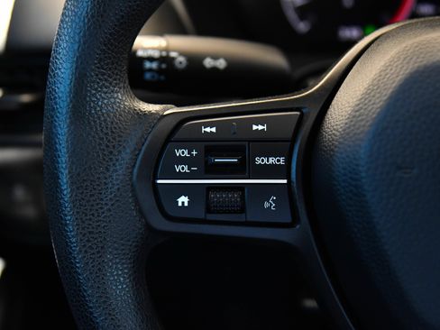 Used 2024 Honda HR-V LX image 29