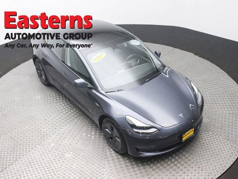 Used 2023 Tesla Model 3 Standard Range image 3