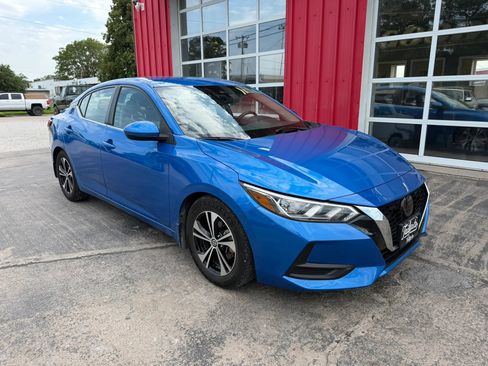 Used 2021 Nissan Sentra SV FWD image 2