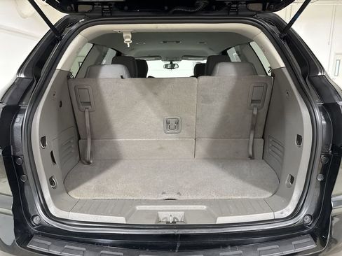 Used 2017 Chevrolet Traverse LT w/ Style and Technology Package image 24