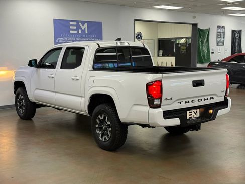 Used 2021 Toyota Tacoma SR AWD/4WD image 5