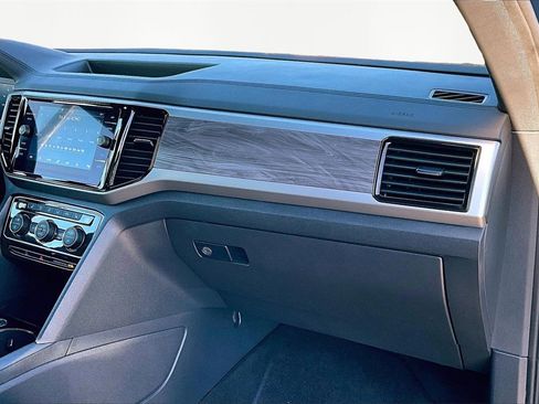 Used 2023 Volkswagen Atlas Cross Sport SE w/ Panoramic Sunroof Package image 17