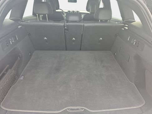 Used 2025 Mercedes-Benz GLC 300 4MATIC image 12