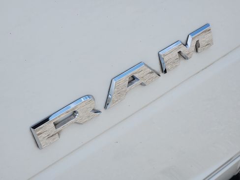 Used 2022 RAM 2500 Laramie AWD/4WD image 12