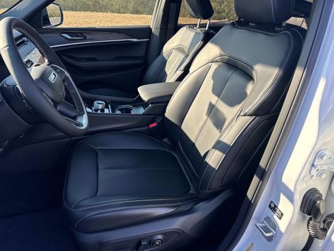 New 2026 Jeep Grand Cherokee Limited image 24