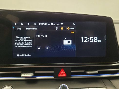 Used 2025 Hyundai Elantra SEL FWD image 25