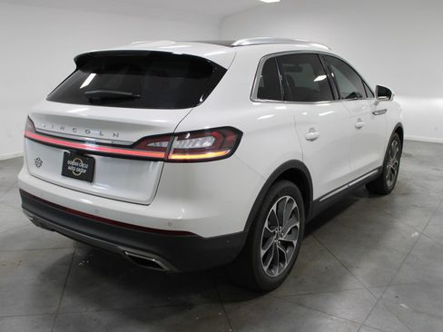 Used 2022 Lincoln Nautilus Reserve w/ Equipment Group 201A FWD image 9