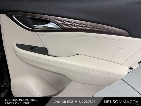 Used 2021 Buick Envision Avenir w/ Technology Package II FWD image 43