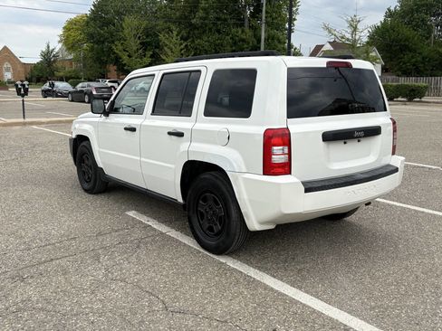 Used 2009 Jeep Patriot Sport FWD image 9