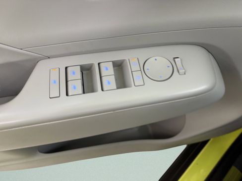 Used 2025 Hyundai Kona SEL image 24