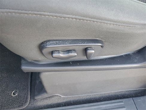 Used 2013 Nissan Titan SV w/ SV Premium Utility Pkg image 19