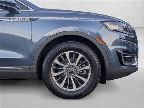 Used 2019 Lincoln Nautilus Select image 25