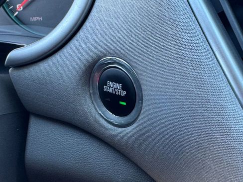 Used 2022 Chevrolet Malibu LT image 33