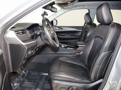 Used 2022 Jeep Grand Cherokee L Limited image 12