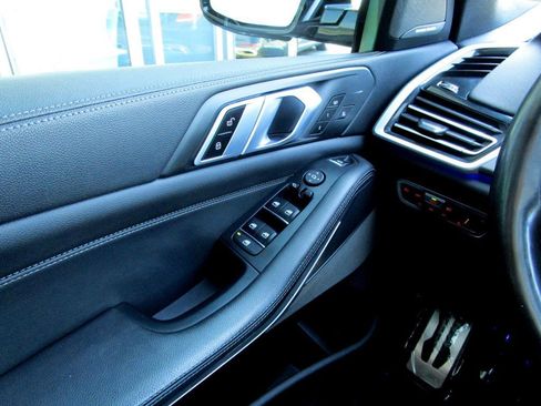 Used 2020 BMW X5 M50i w/ Premium Package image 31