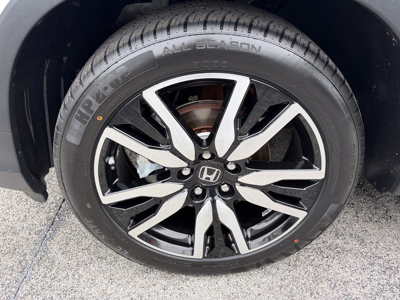 Used 2021 Honda Pilot Touring image 3