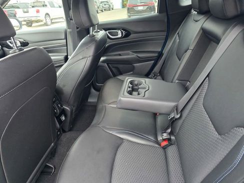 Used 2026 Jeep Compass Latitude AWD/4WD image 15