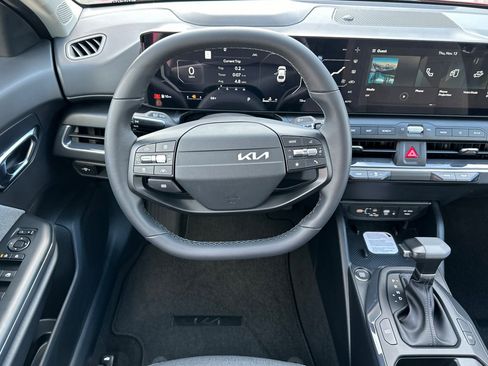 New 2025 Kia K4 EX image 15