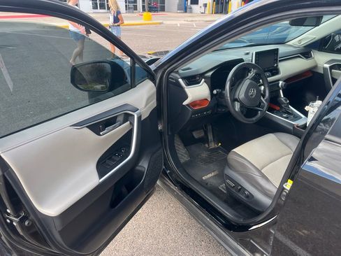 Used 2019 Toyota RAV4 Adventure w/ Advanced Technology Package AWD/4WD image 5