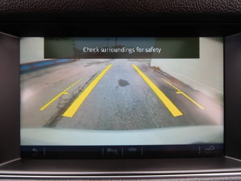 Used 2016 Jaguar XF S RWD image 18