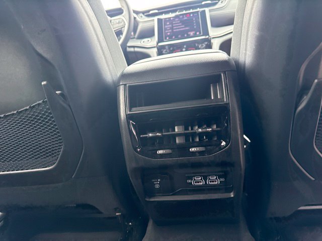 Used 2023 Jeep Grand Cherokee Altitude AWD/4WD image 35