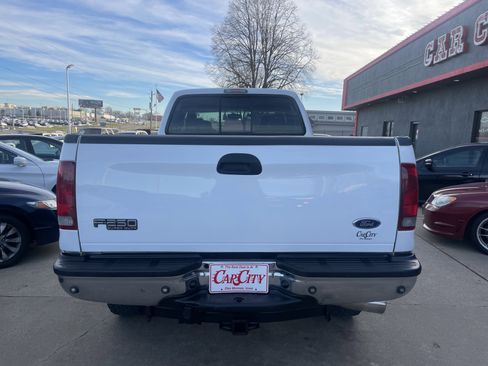 Used 2006 Ford F350 Lariat image 4