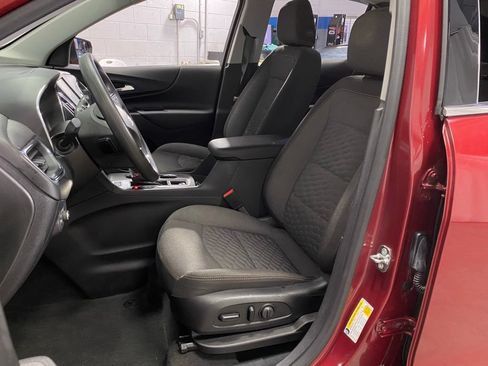 Used 2018 Chevrolet Equinox LT AWD/4WD image 17