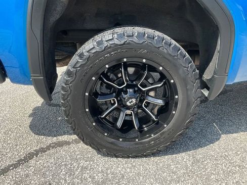 Used 2022 GMC Sierra 1500 AT4 w/ AT4 Preferred Package AWD/4WD image 28